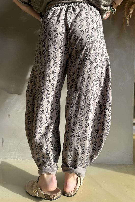 Indira Classic Barrel Pant Mocha & Choc